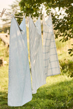 Geschirrtuch, Charlie, mit dünnen dunkelblauen Streifen