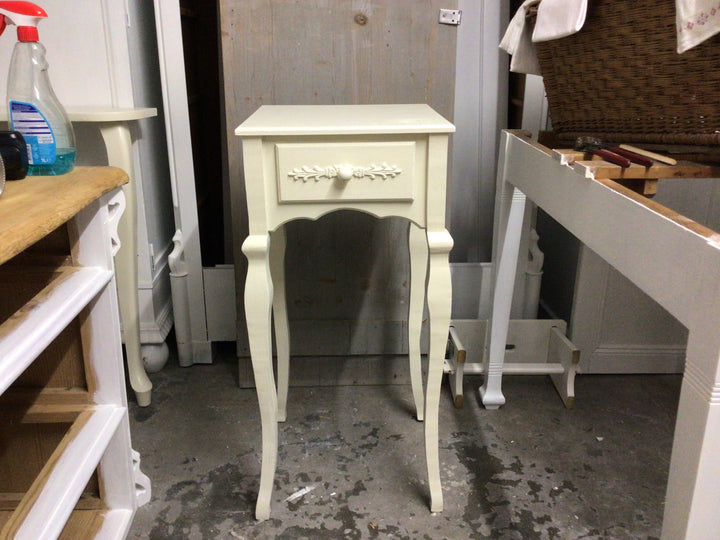 Alter eleganter Beistelltisch Vintage Shabby Chic