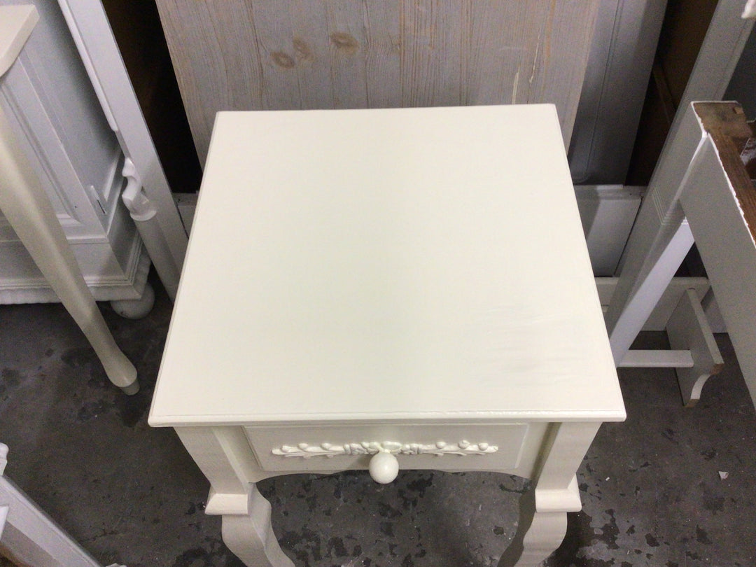 Alter eleganter Beistelltisch Vintage Shabby Chic