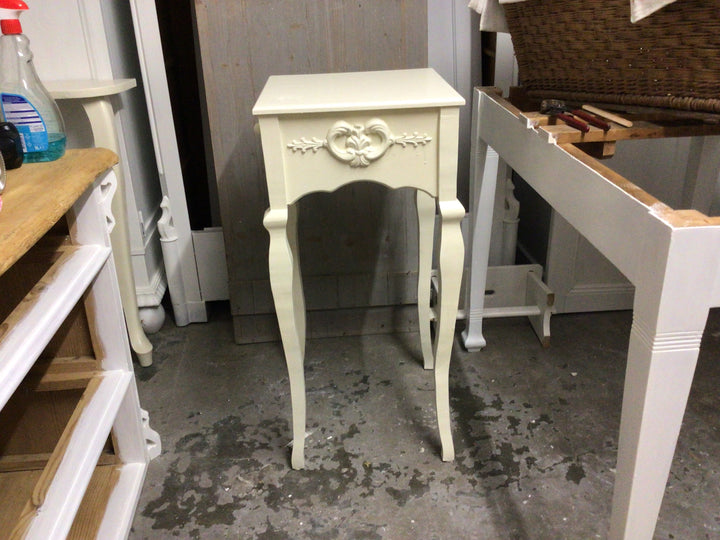 Alter eleganter Beistelltisch Vintage Shabby Chic