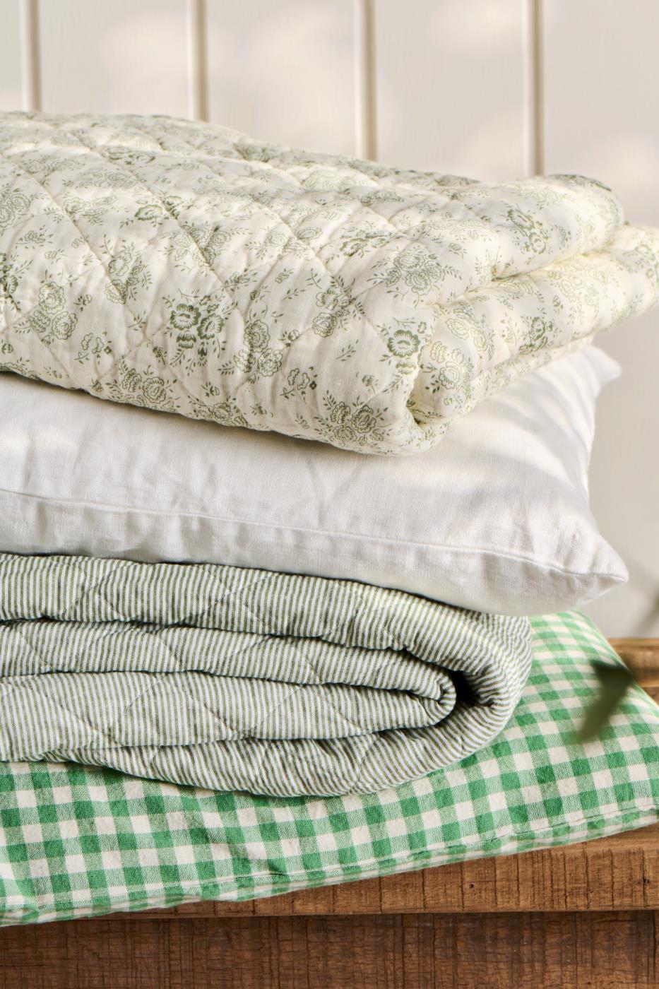 Ib Laursen Kissenbezug Pelle grün mit kleinen naturfarbigen Karos