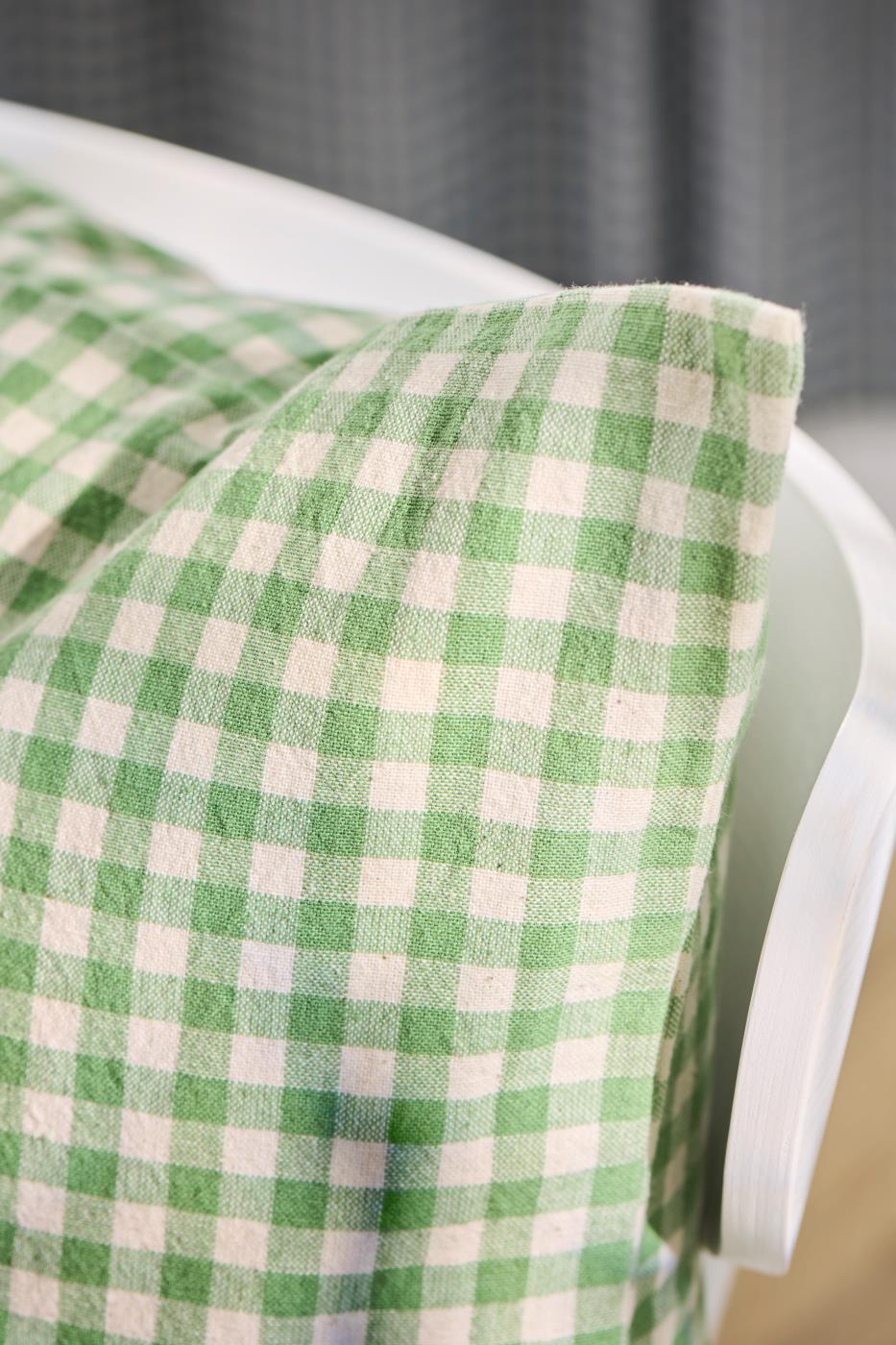 Ib Laursen Kissenbezug Pelle grün mit kleinen naturfarbigen Karos