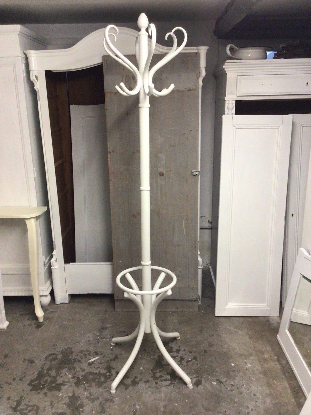 Alter Kleider- Kneipenständer Vintage Shabby Chic