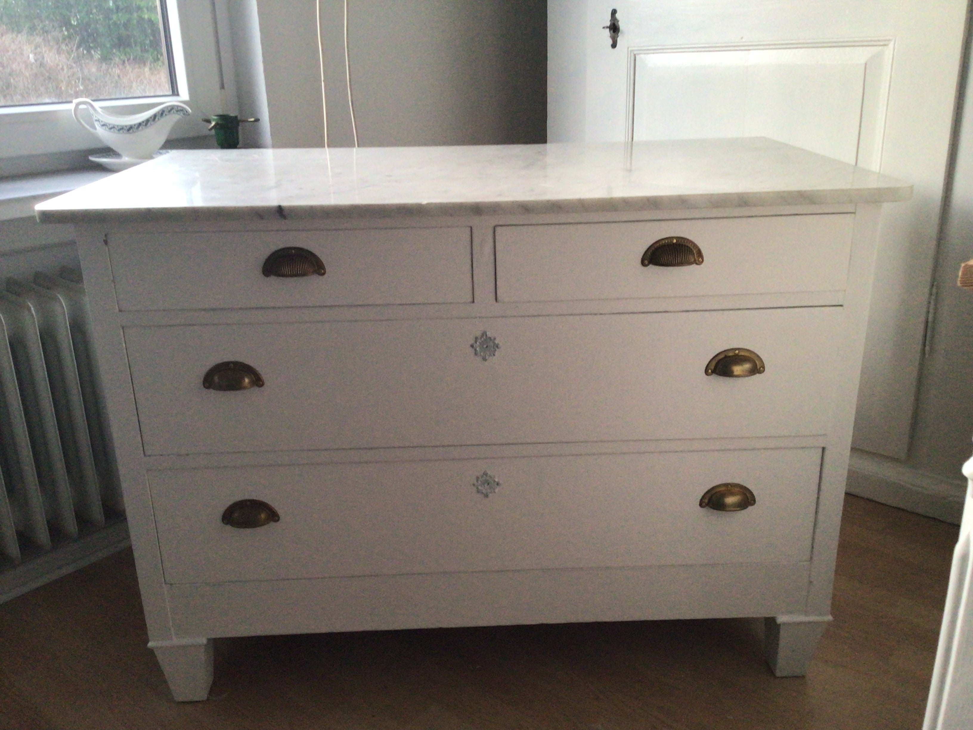 Antike Kommode mit Marmorplatte, Shabby Chic