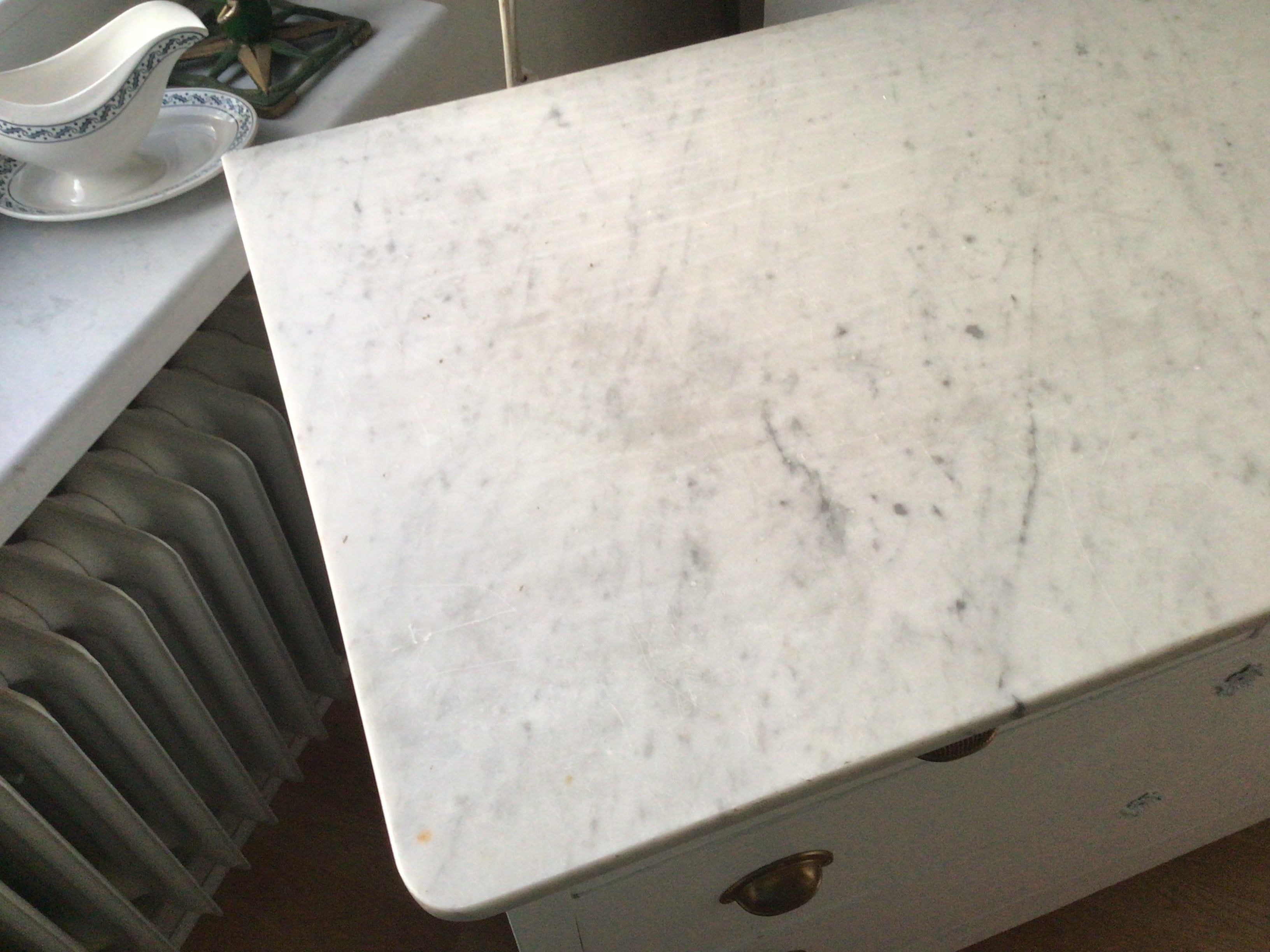 Antike Kommode mit Marmorplatte, Shabby Chic