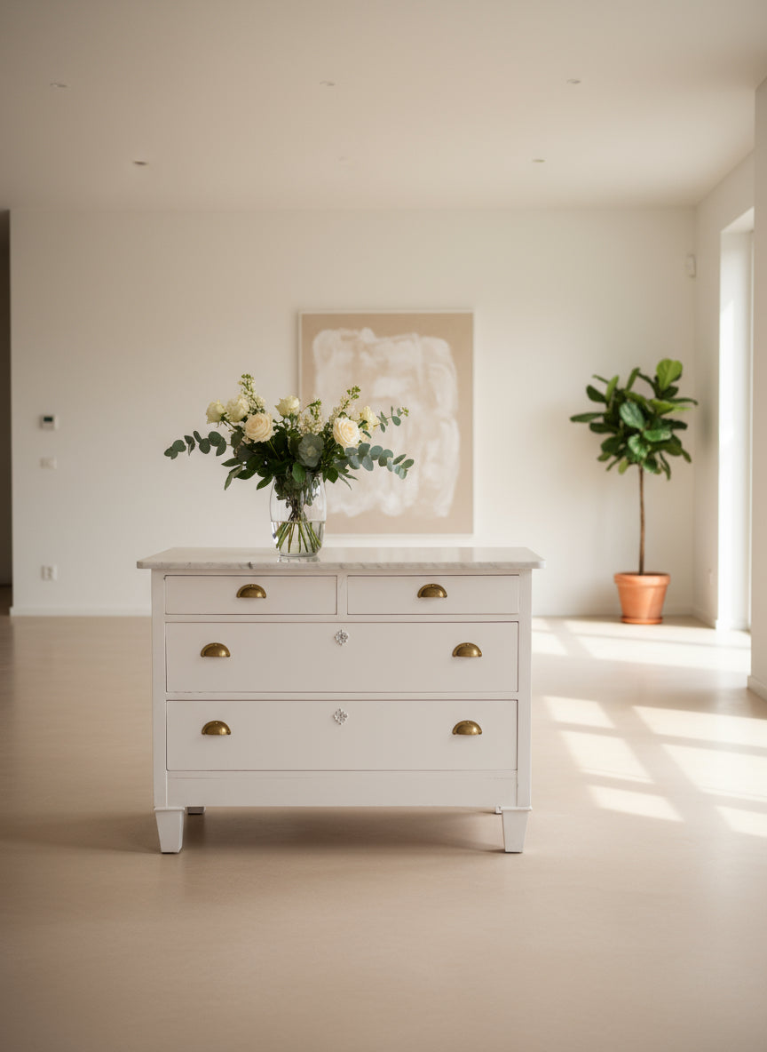 Antike Kommode mit Marmorplatte, Shabby Chic