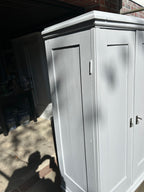 Antiker Schrank, hellgrau, Mooreiche