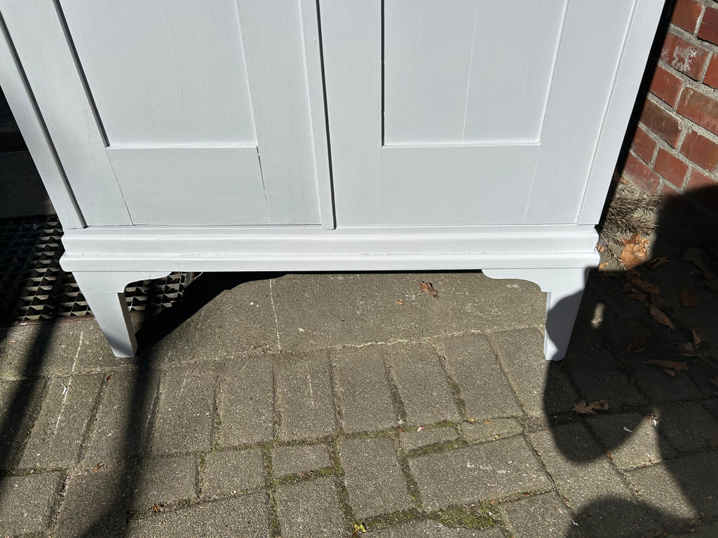 Antiker Schrank, hellgrau, Mooreiche