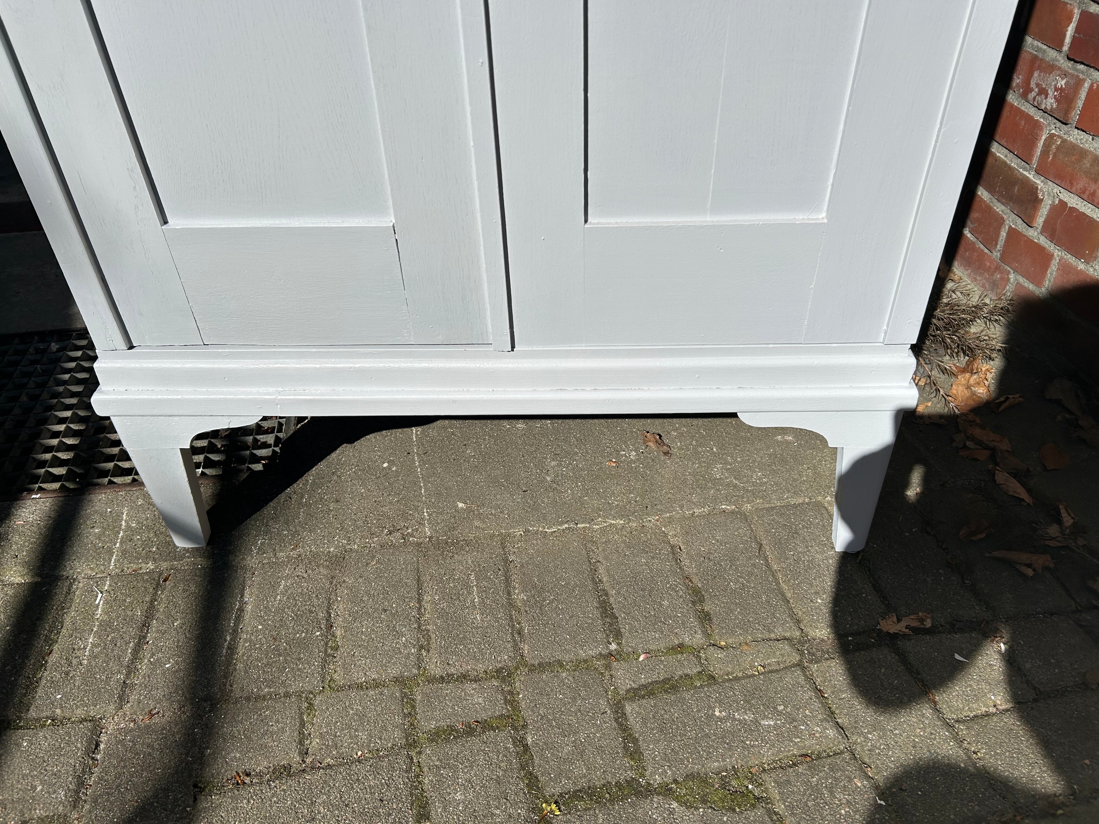 Antiker Schrank, hellgrau, Mooreiche