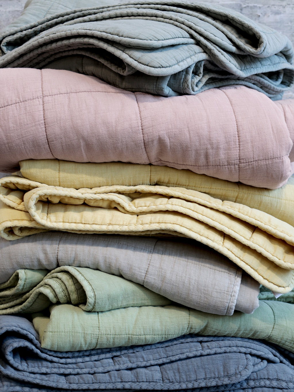 Chic Antique Vintage Quilt