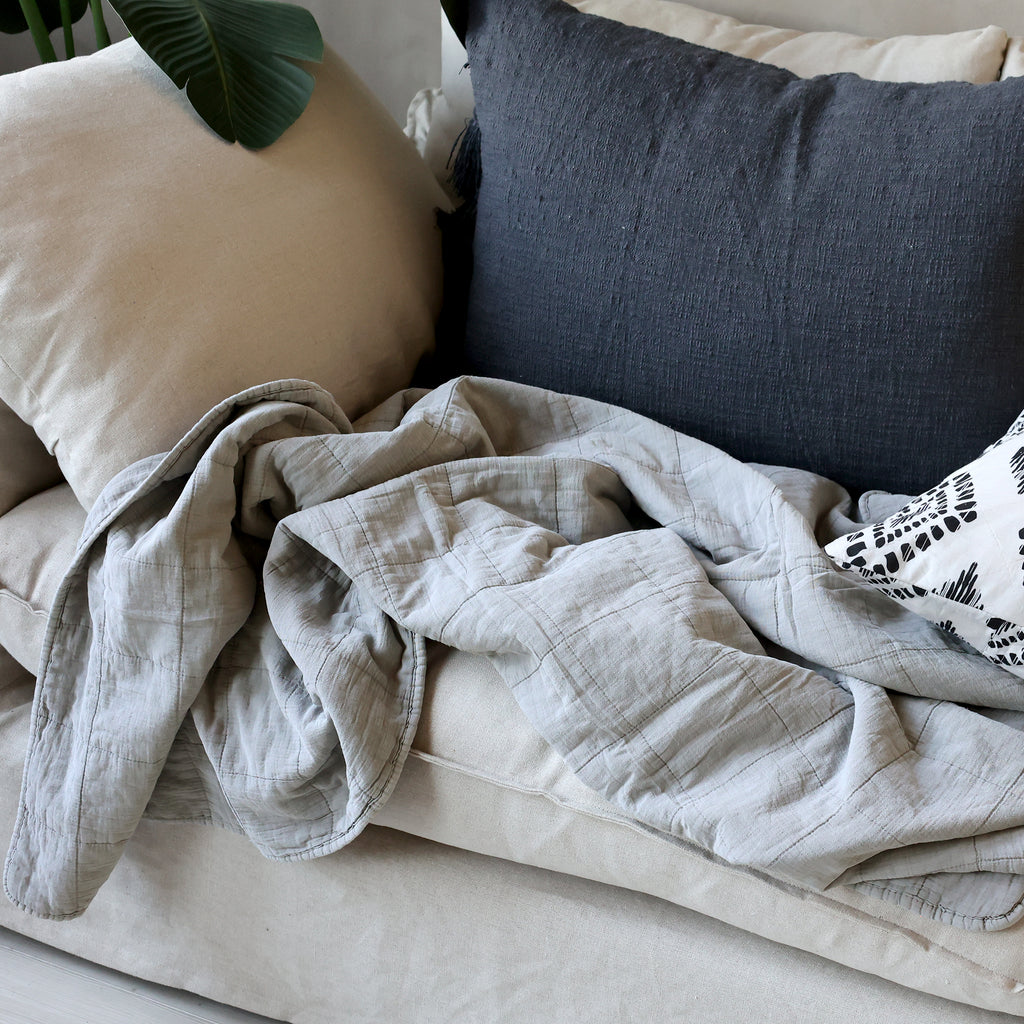 Chic Antique Vintage Quilt