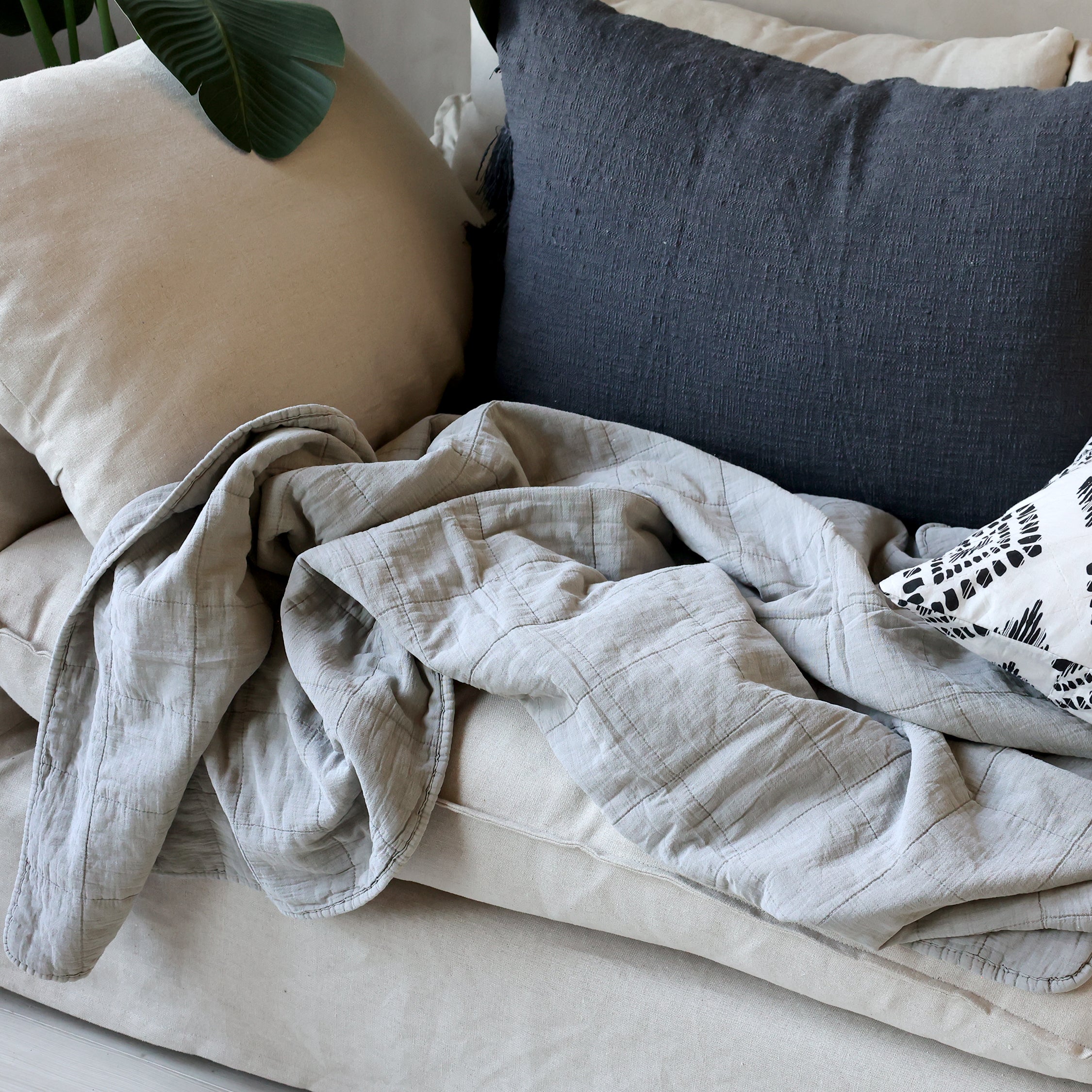 Chic Antique Vintage Quilt