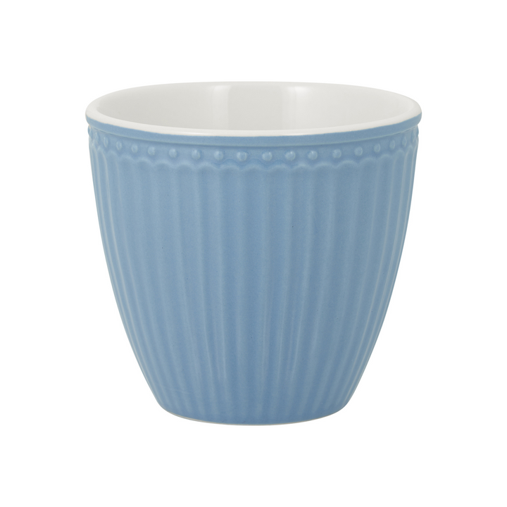 GreenGate Latte Cup Alice Himmelblau aus Porzellan freigestellt vor weißem Hintergrund mit 0,35 l Volumen