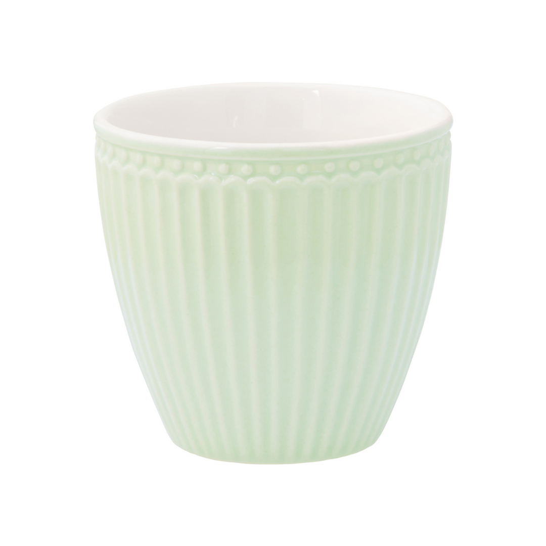 GreenGate Latte Becher Alice Hellgrün 0,35 l aus Porzellan freigestellt