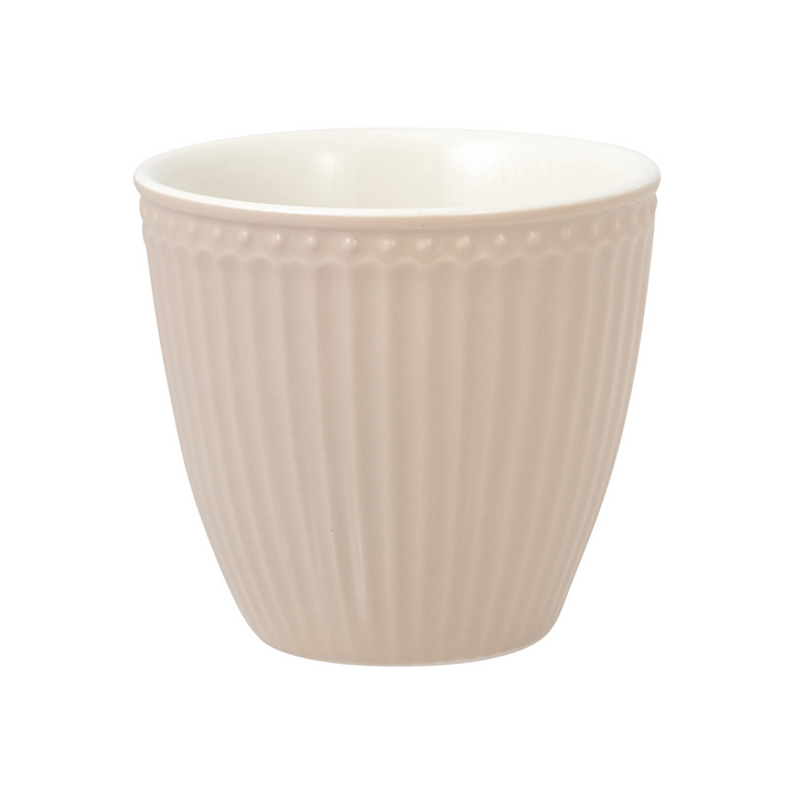 GreenGate Latte Becher Alice Fudge aus Porzellan freigestellt