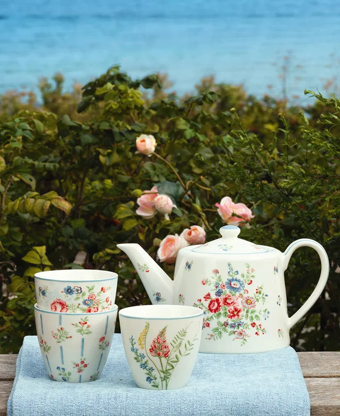 GreenGate Latte Becher Hannah Weiß Geblümt im skandinavischen Landhaus-Styling