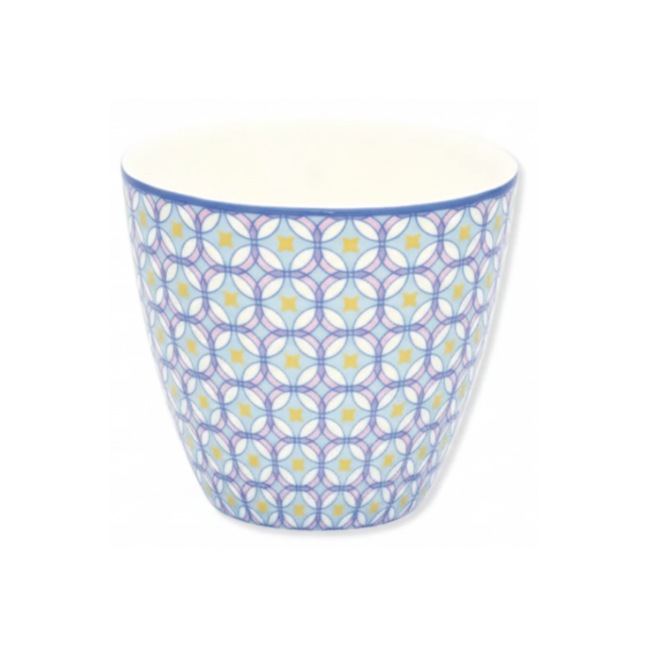 GreenGate Latte Becher Lola Hellblau aus Porzellan mit grafischem Muster in Blau, Gelb und Flieder