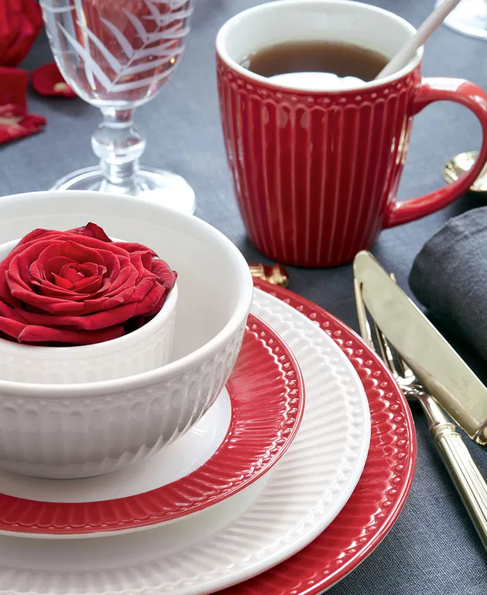GreenGate Tasse Alice Rot im skandinavischen Landhausstil
