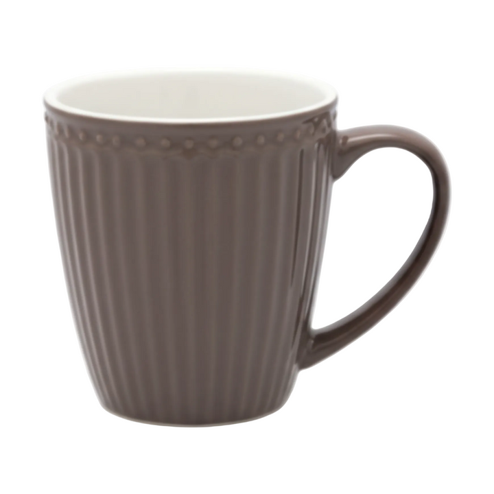GreenGate Tasse Alice Schokolade 0,35 l aus Porzellan freigestellt
