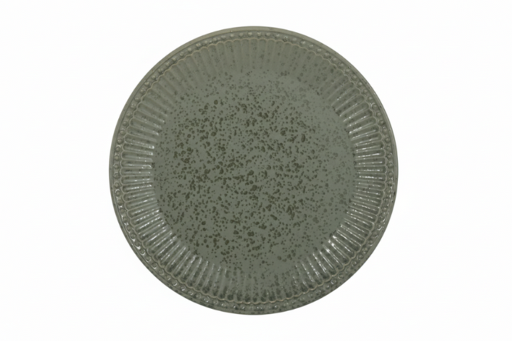 GreenGate Frühstücksteller Alice Olivgrün 23 cm Porzellan mit Rillenstruktur und gesprenkelter Glasur freigestellt