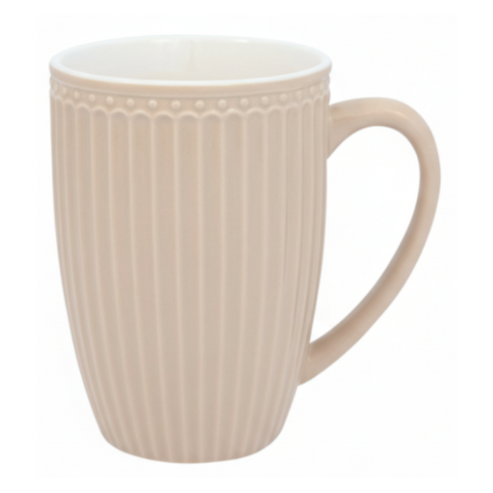 GreenGate Große Tasse Alice Fudge 0,5 l aus Porzellan freigestellt