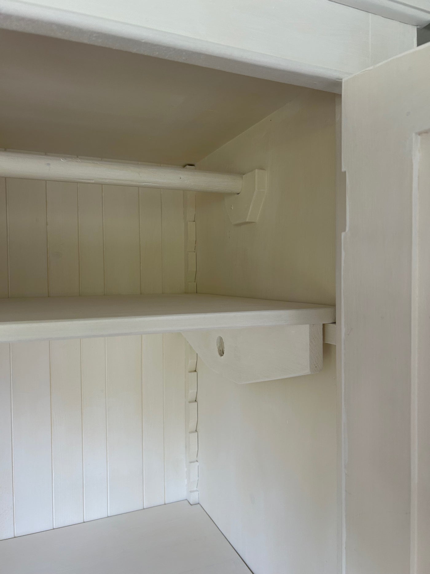 Antiker Garderobenschrank, Shabby Chic