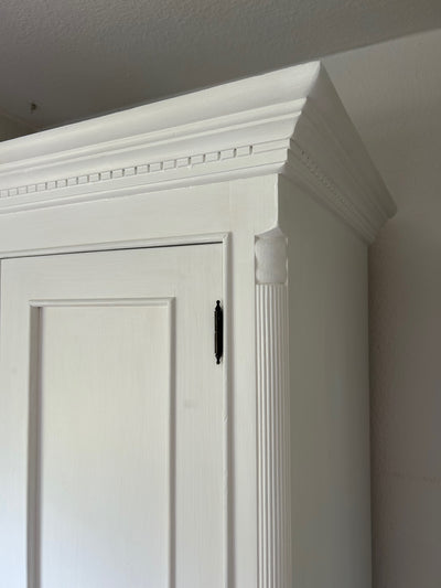 Antiker Garderobenschrank, Shabby Chic