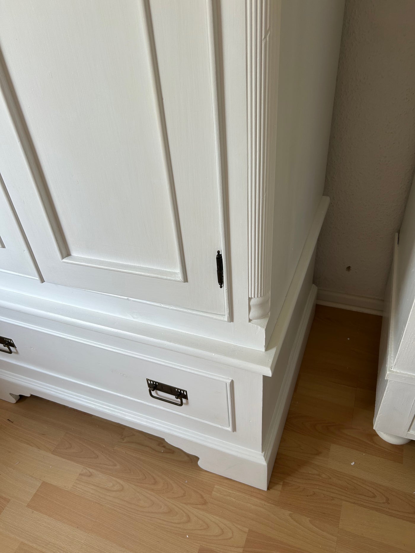 Antiker Garderobenschrank, Shabby Chic