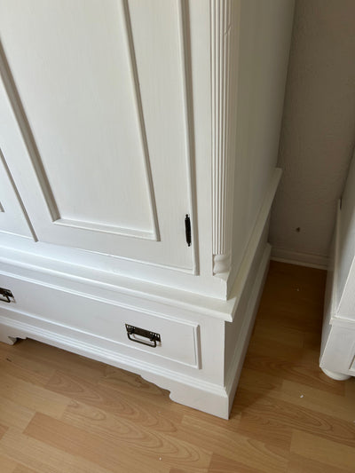 Antiker Garderobenschrank, Shabby Chic