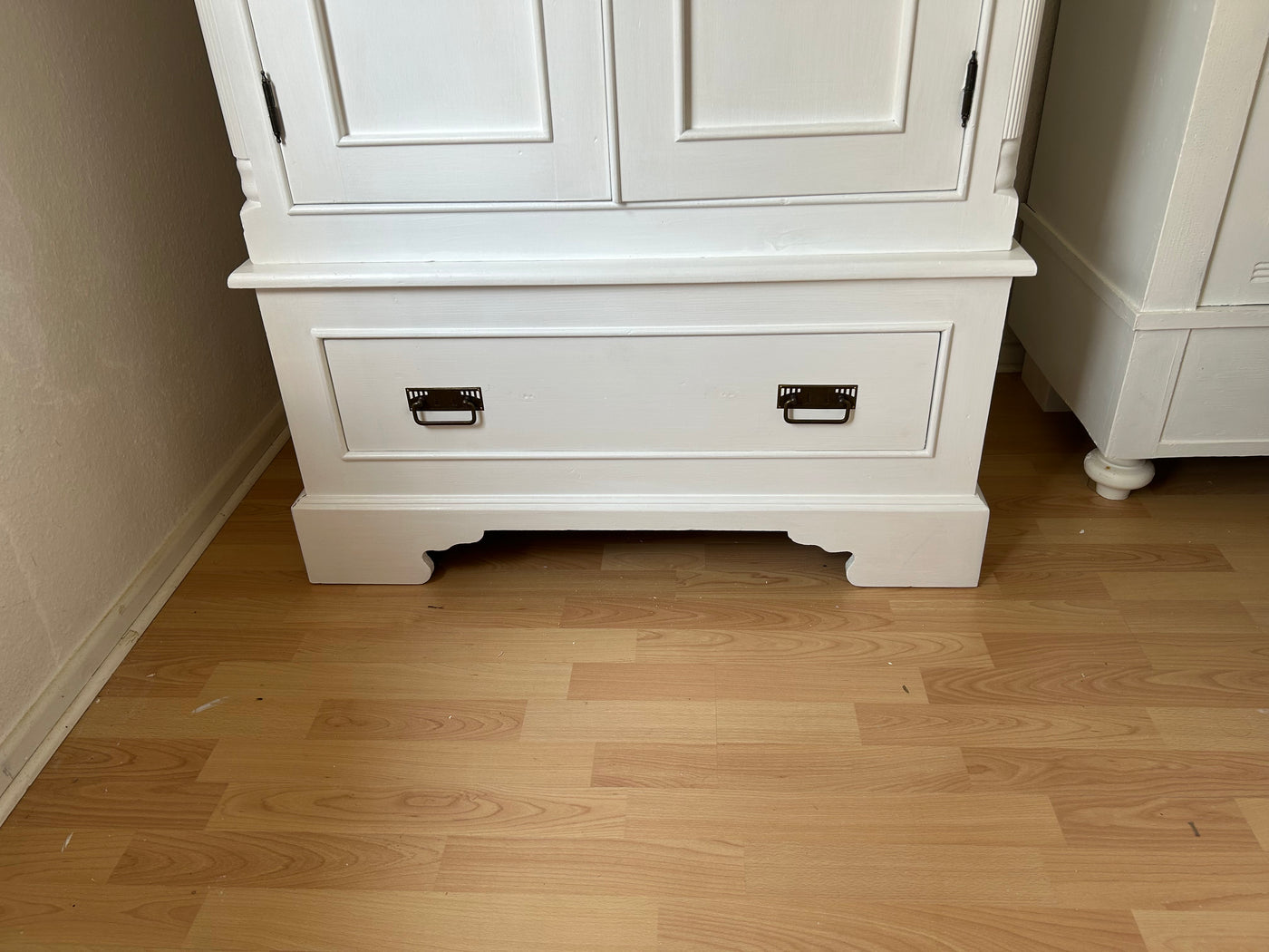 Antiker Garderobenschrank, Shabby Chic