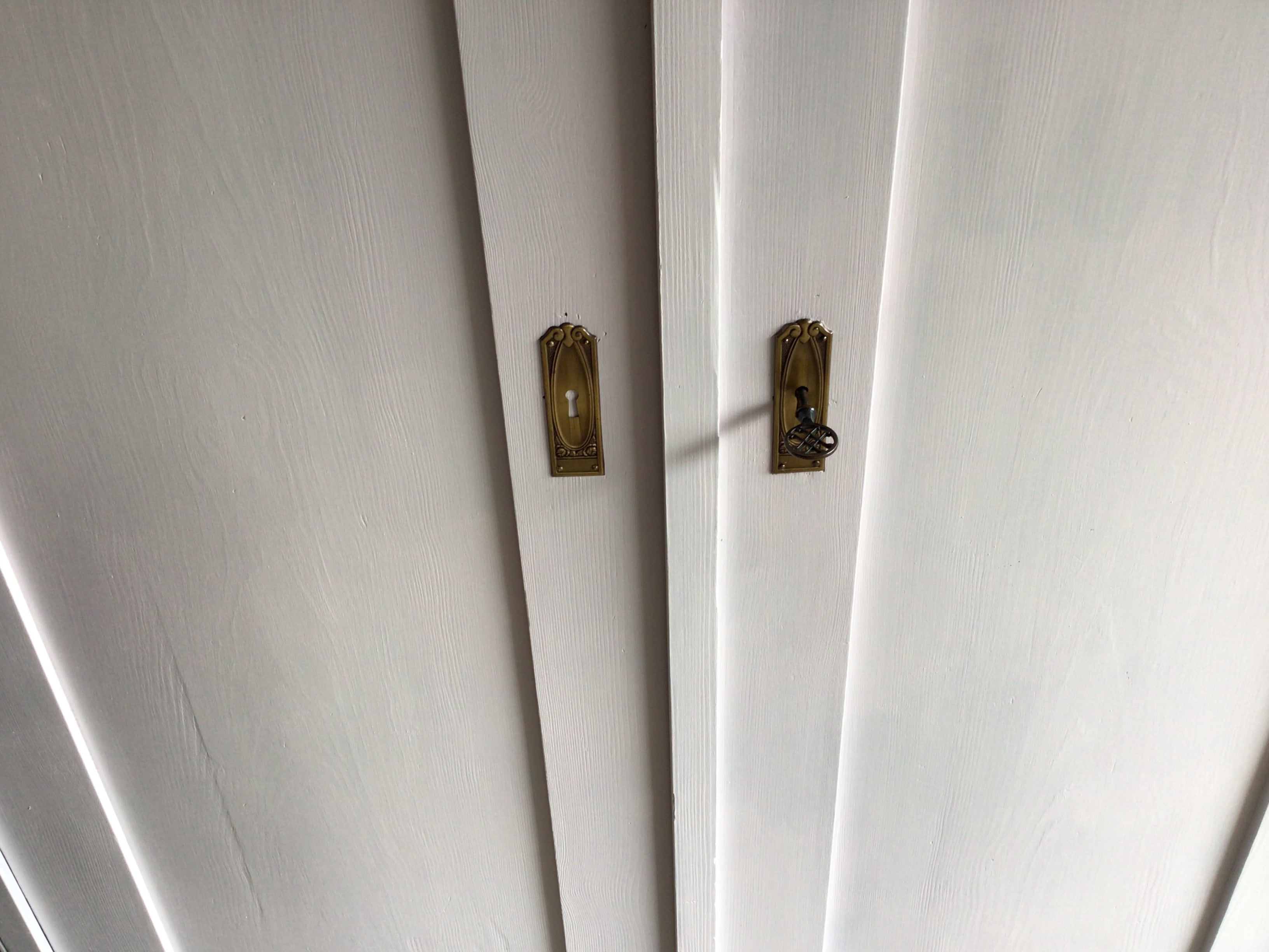 Antiker Garderobenschrank, Gründerzeit, Weichholz