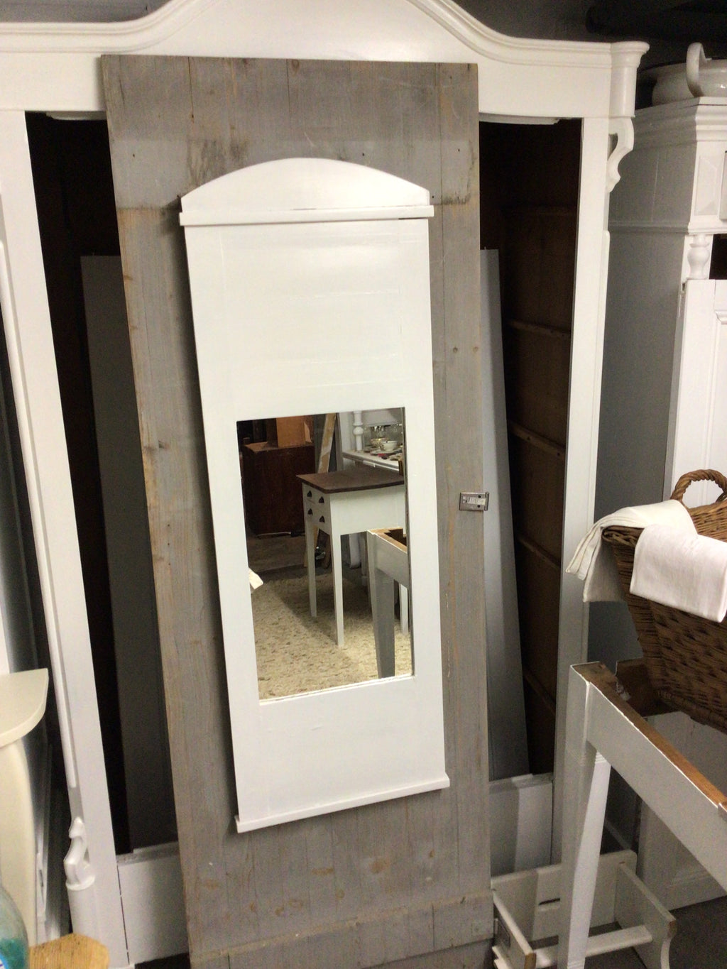 Eleganter Alter Spiegel