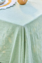 Tischdecke Emil länglich mit dünnen grünen Streifen