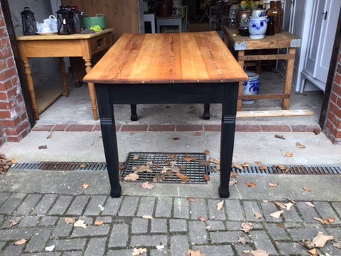 Antiker Küchentisch mit Schublade, Gründerzeit