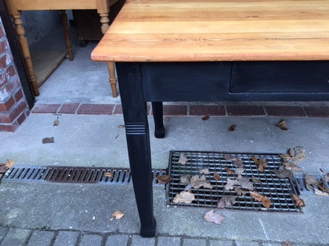 Antiker Küchentisch mit Schublade, Gründerzeit