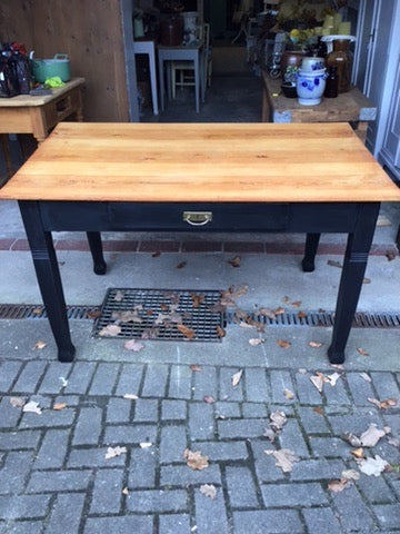 Antiker Küchentisch mit Schublade, Gründerzeit