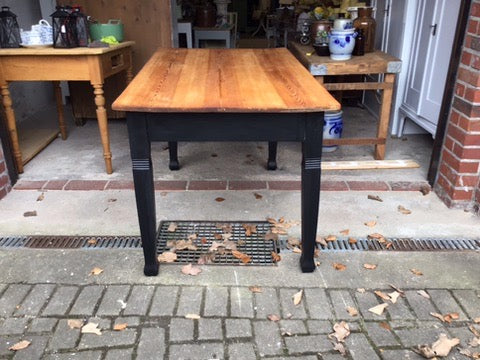 Antiker Küchentisch mit Schublade, Gründerzeit