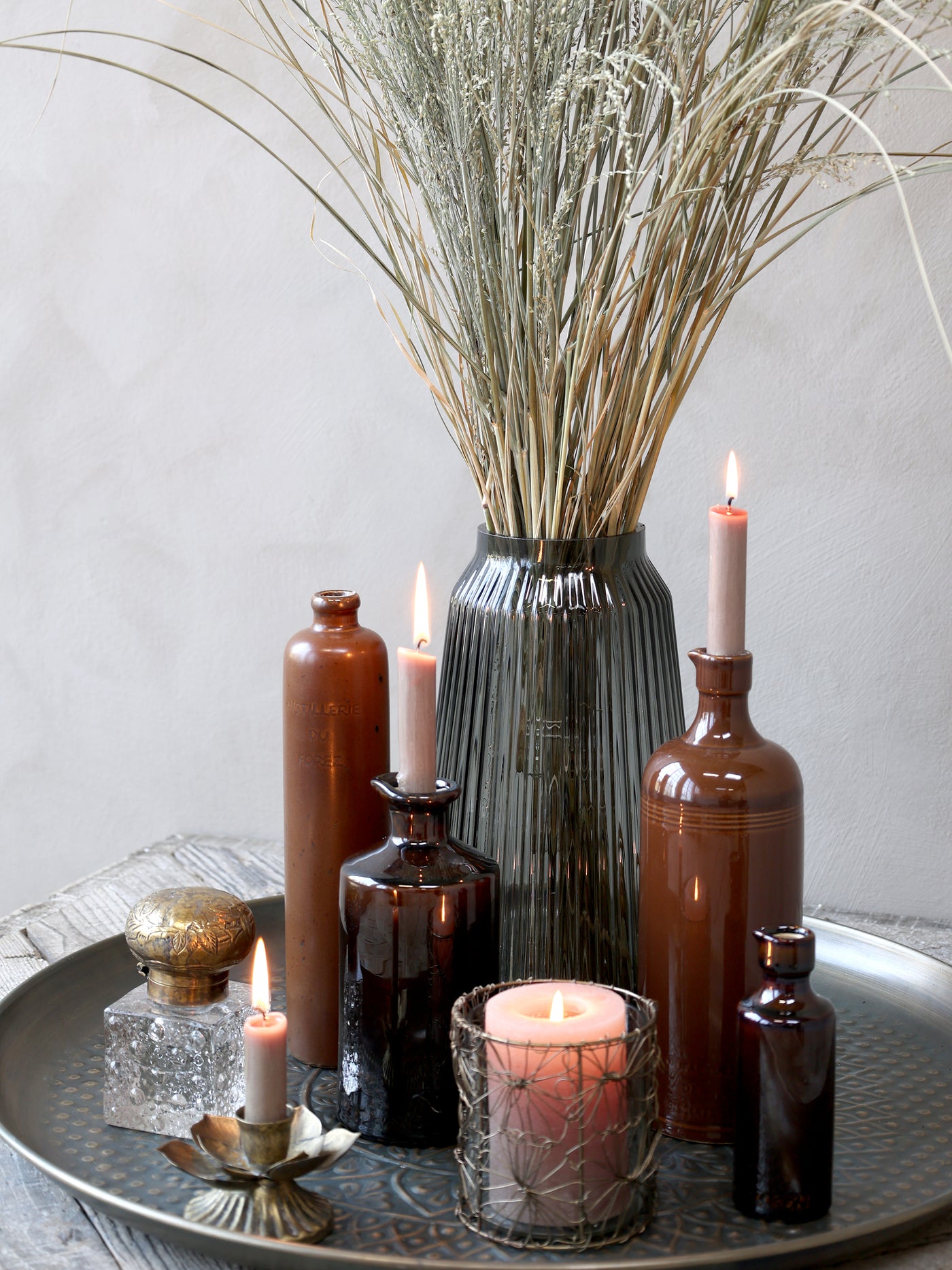 Vase mit Rillen