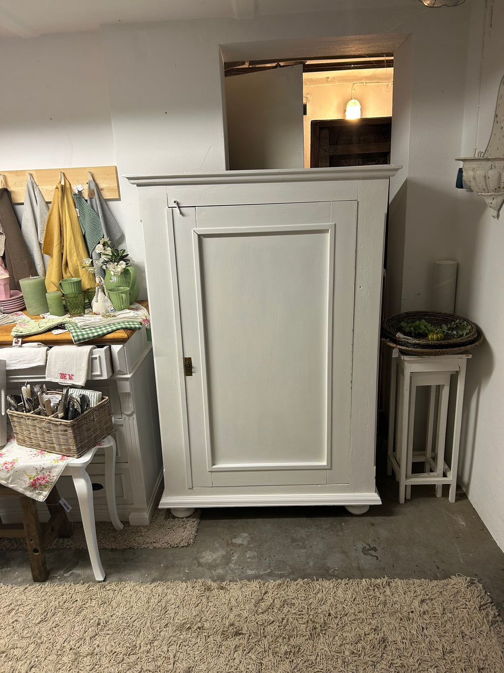 Antikes Vertiko, Eintürer, Shabby Chic