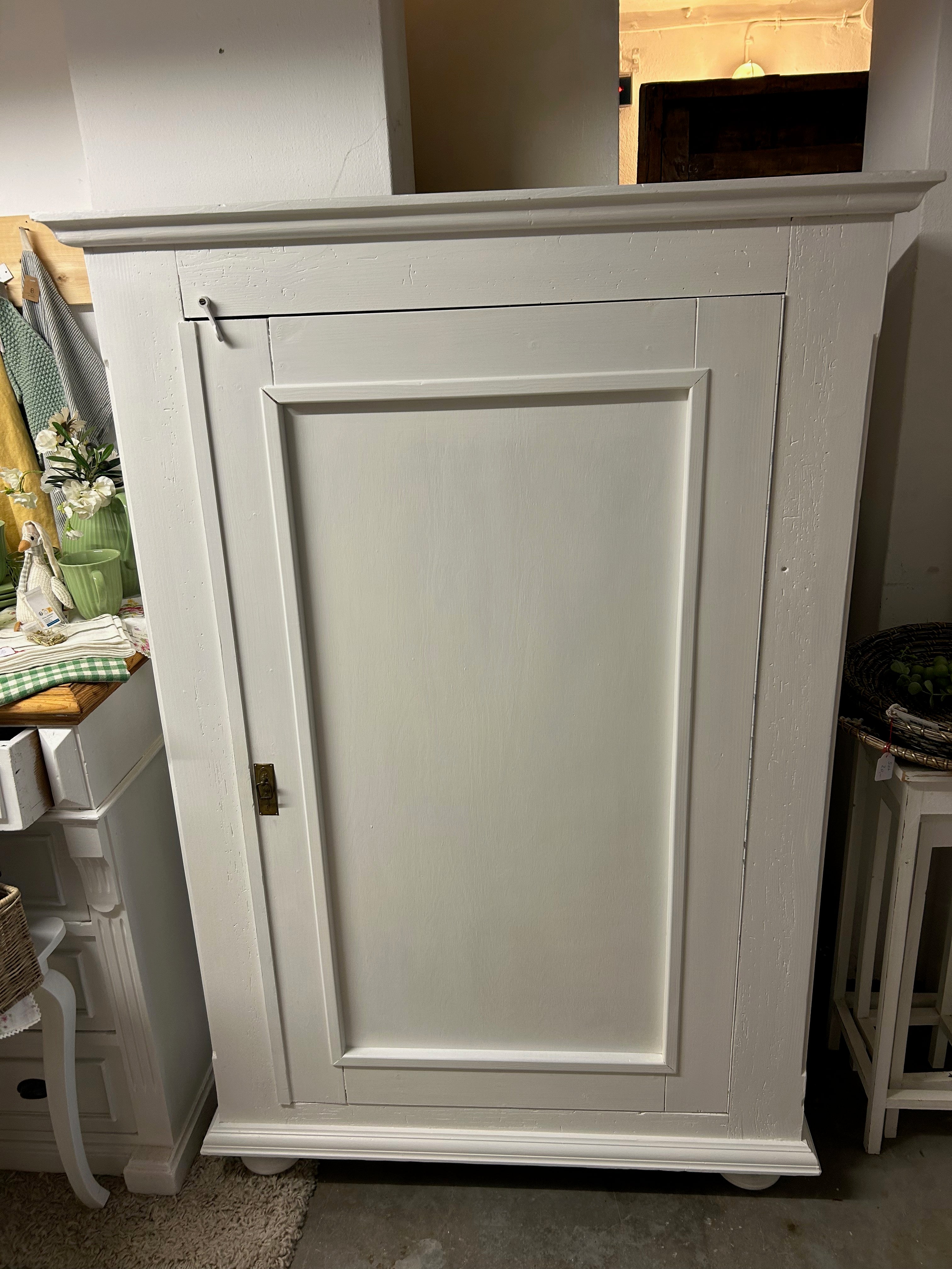 Antikes Vertiko, Eintürer, Shabby Chic