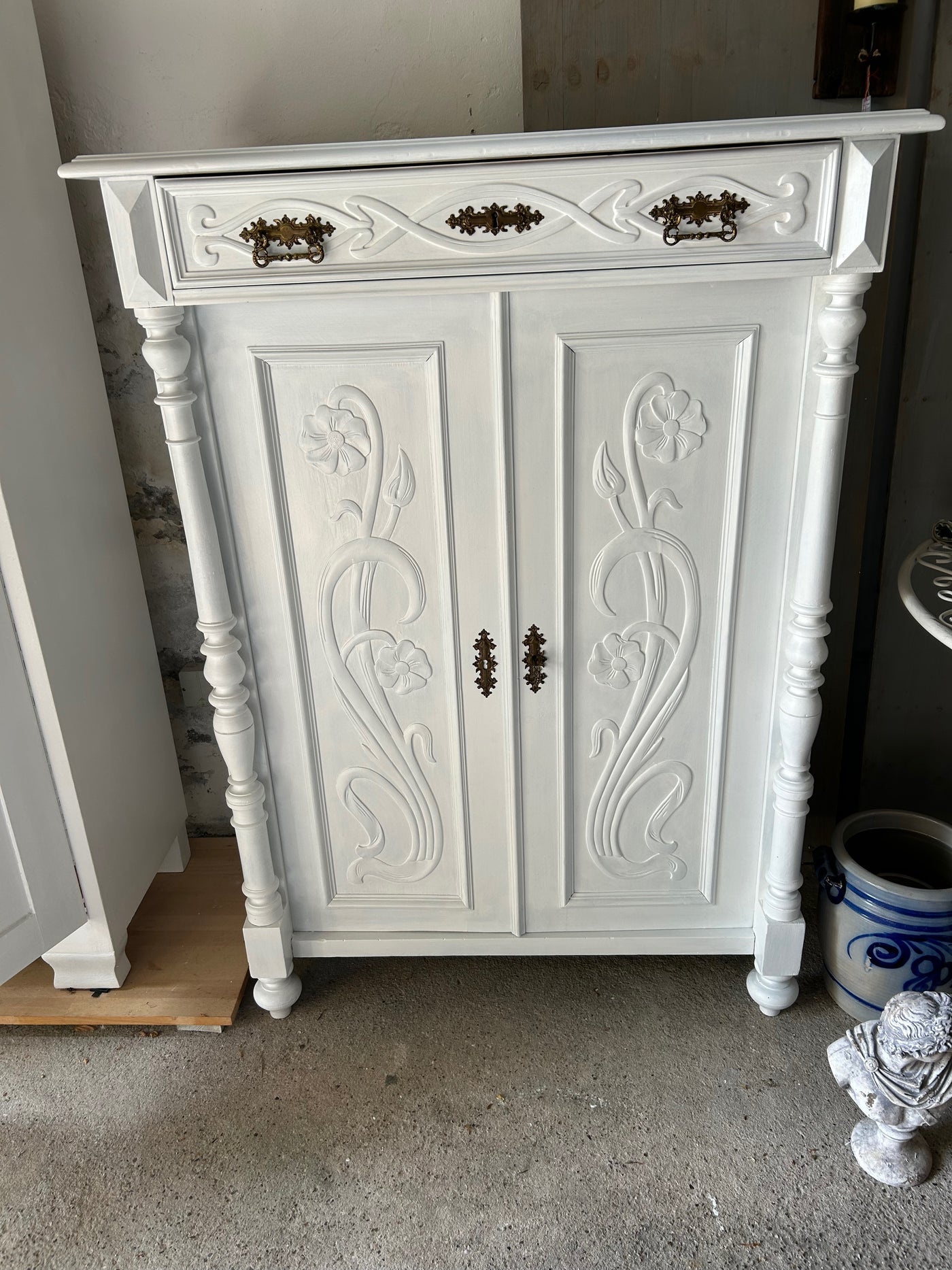 Antikes Vertiko, Jugendstil