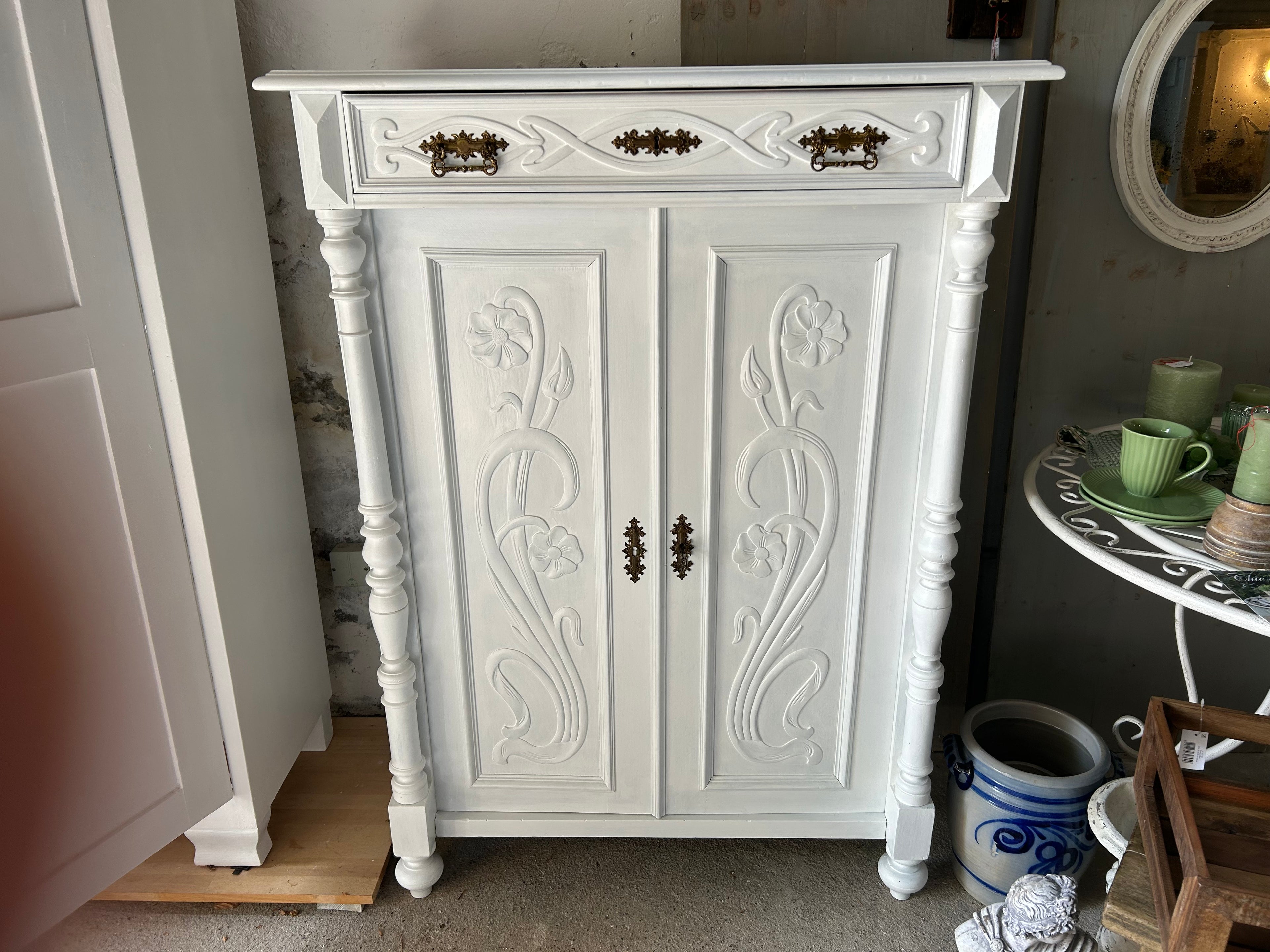 Antikes Vertiko, Jugendstil