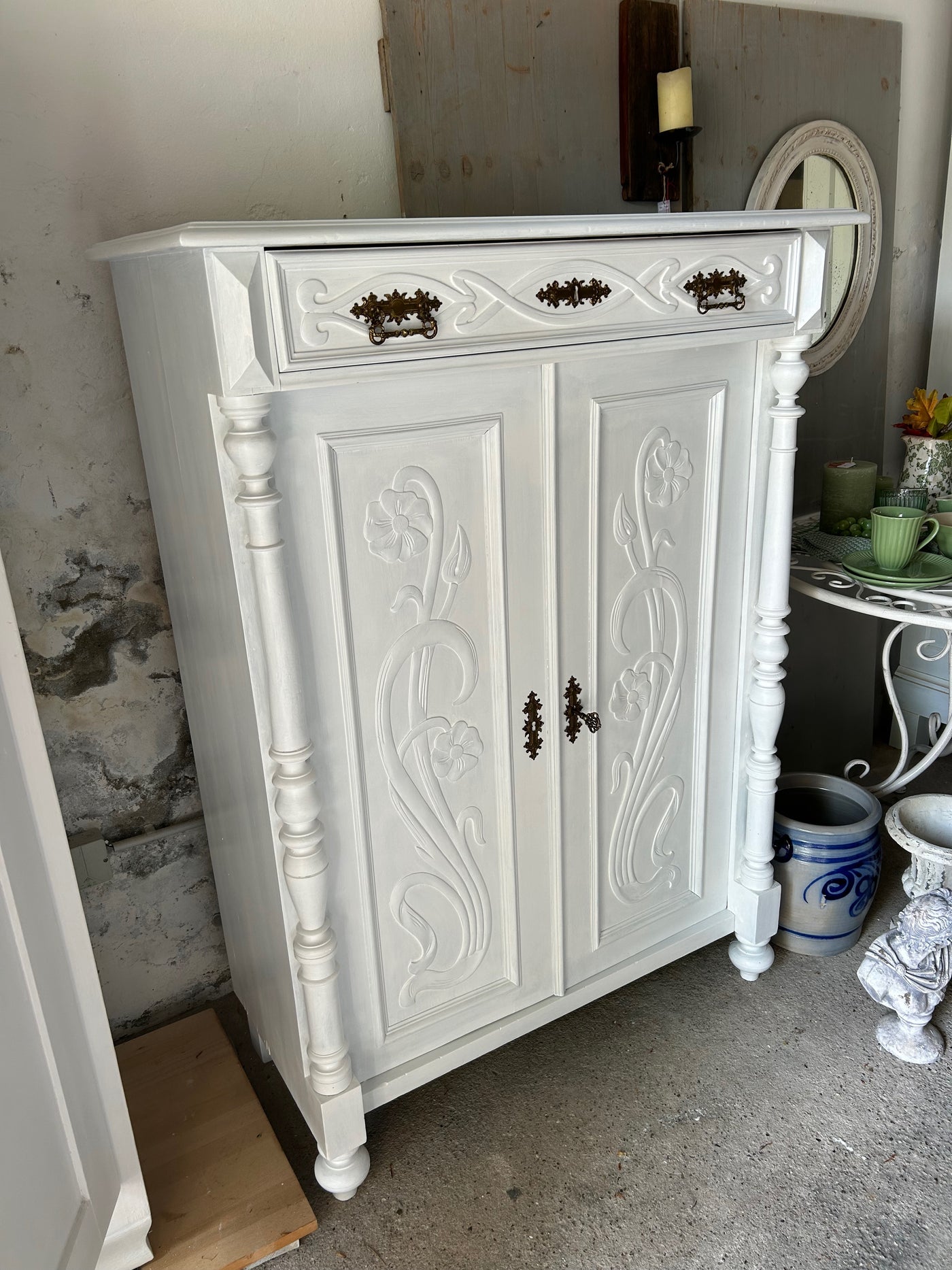 Antikes Vertiko, Jugendstil