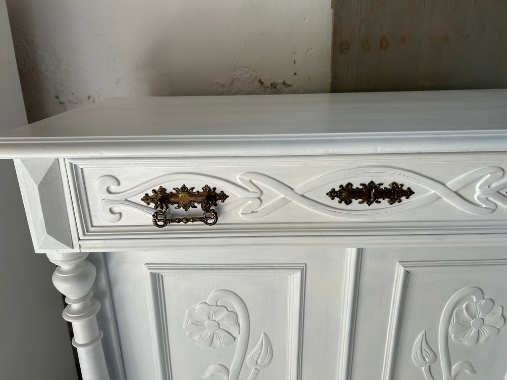 Antikes Vertiko, Jugendstil