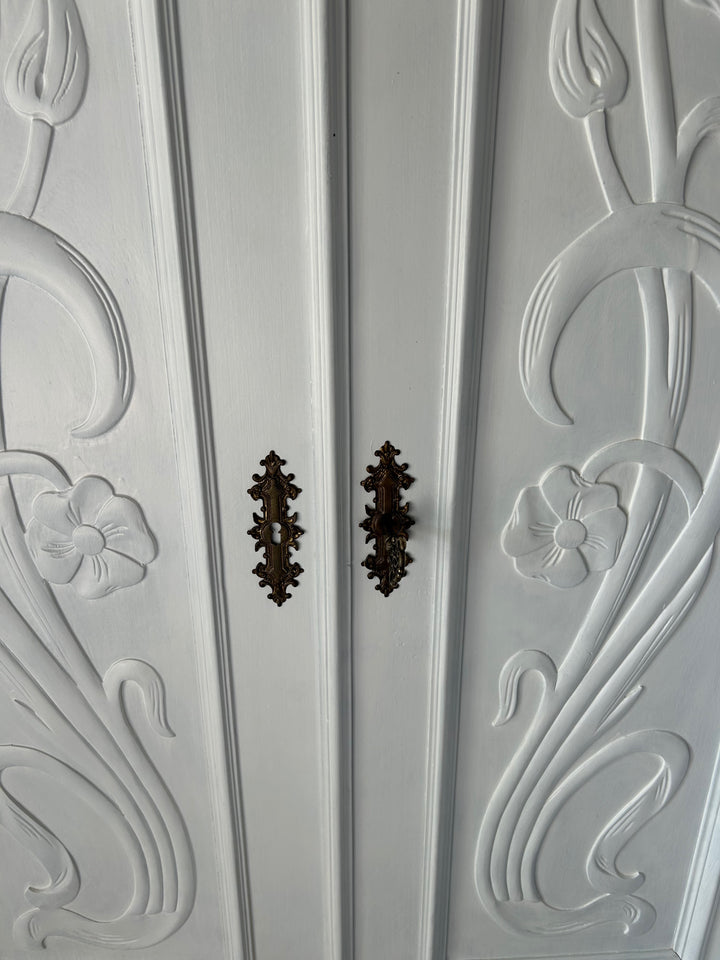 Antikes Vertiko, Jugendstil