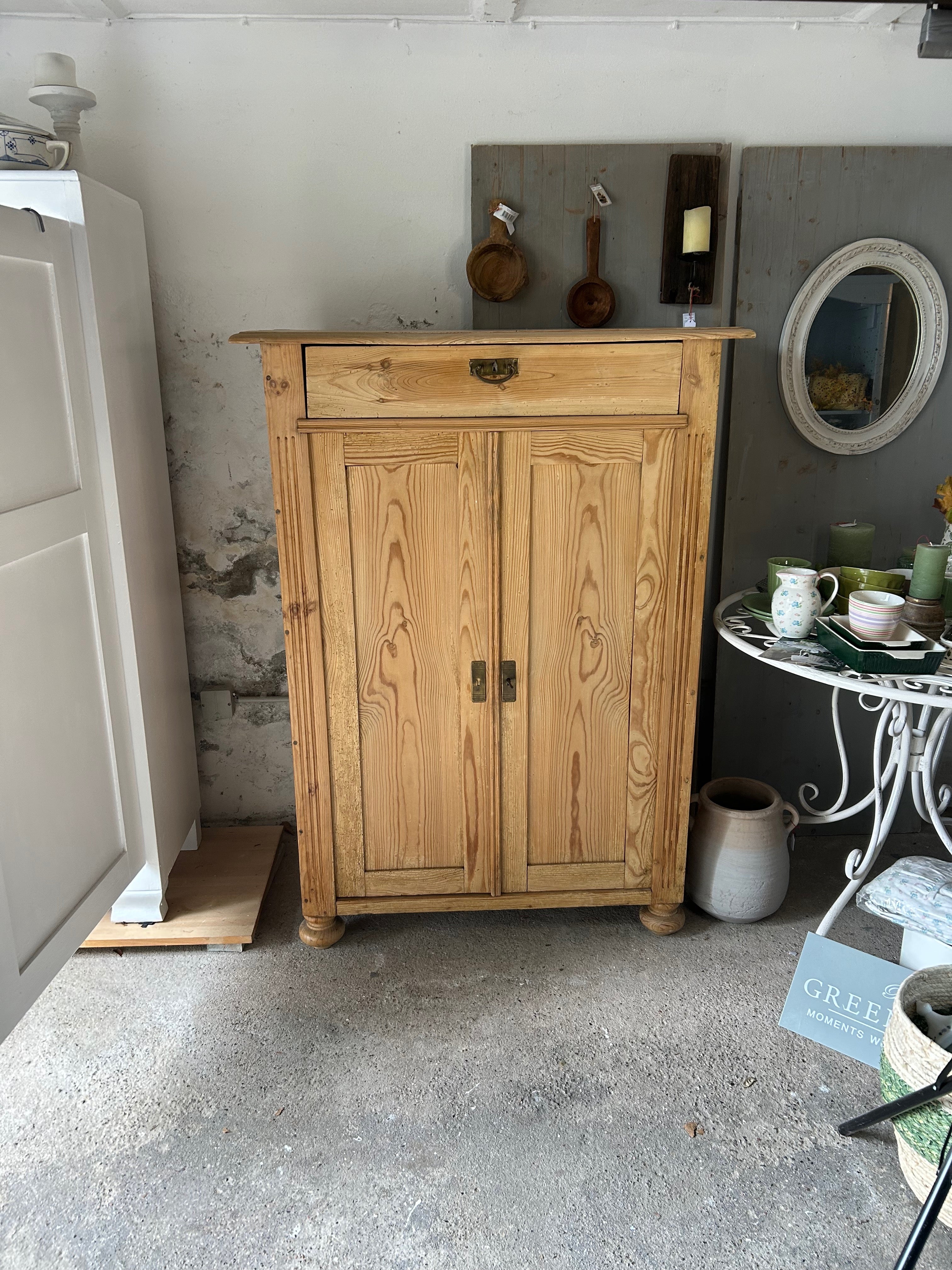 Antikes Vertiko aus der Gründerzeit, Shabby Chic