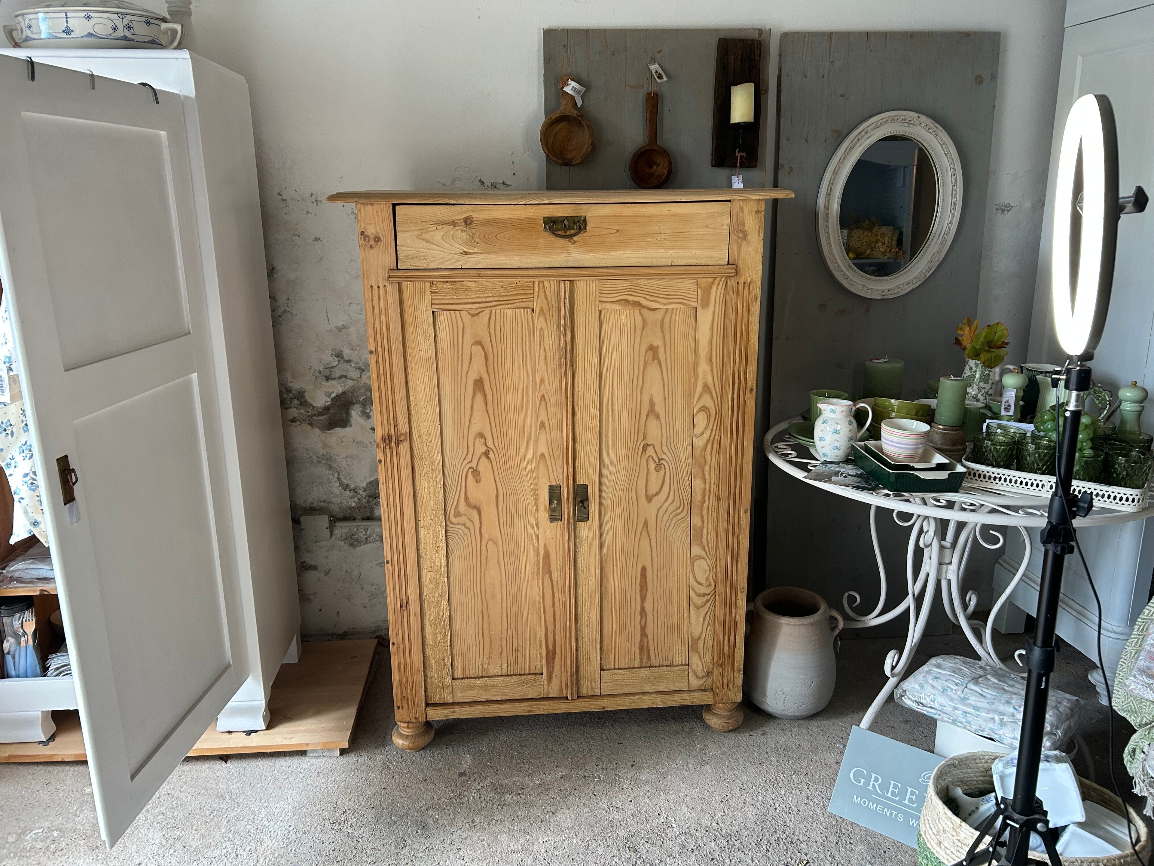 Antikes Vertiko aus der Gründerzeit, Shabby Chic