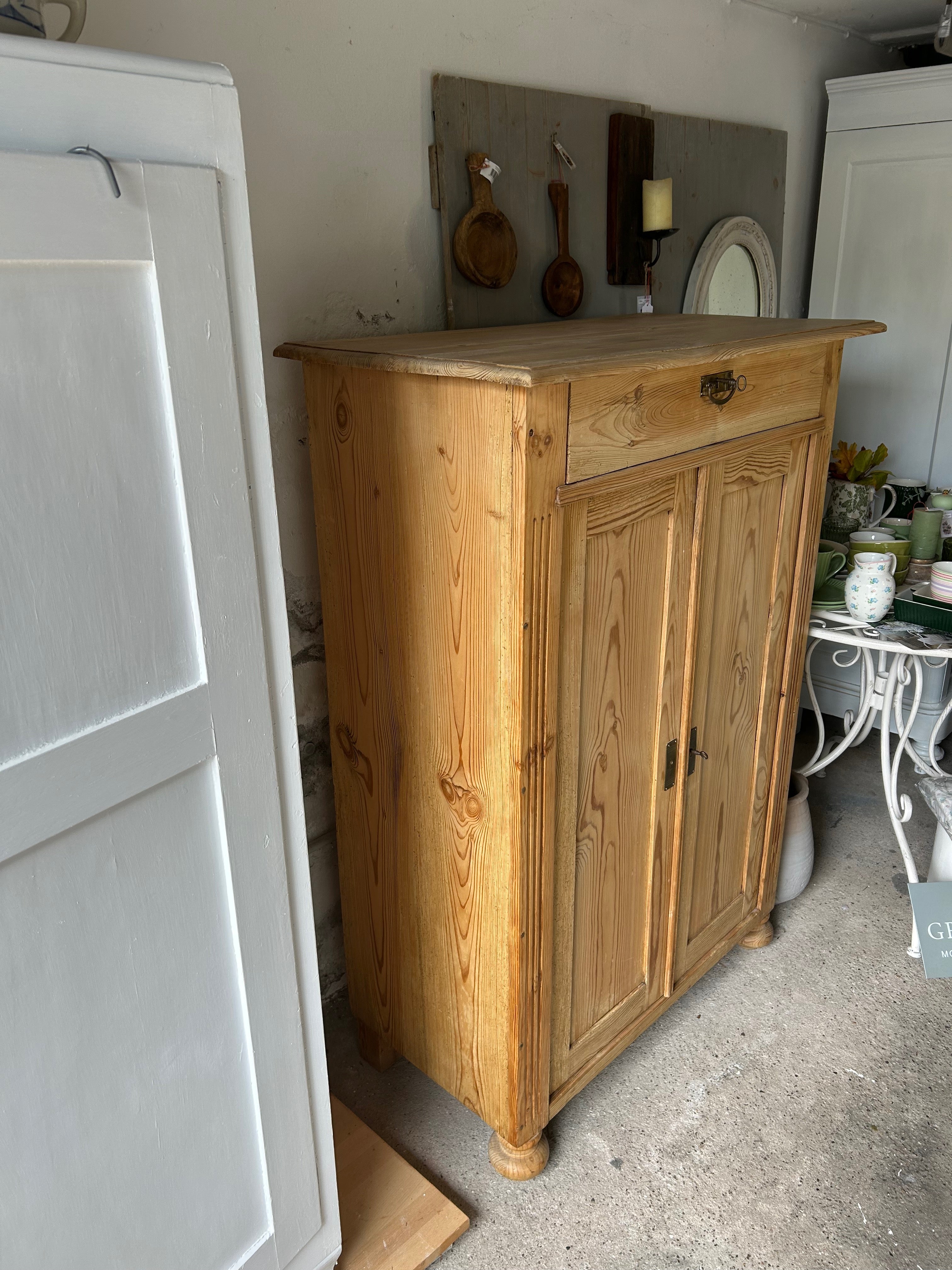 Antikes Vertiko aus der Gründerzeit, Shabby Chic