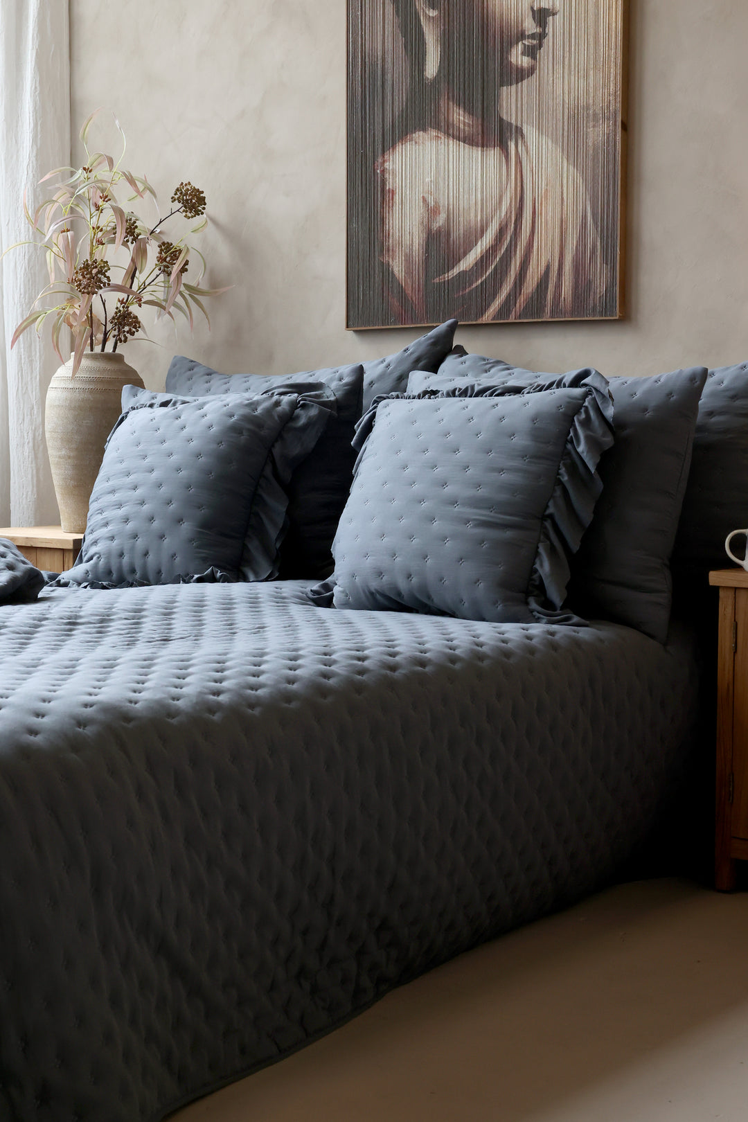 Chic Antique Aix Soft Bettdecke im skandinavischen Landhausstil in Midnight