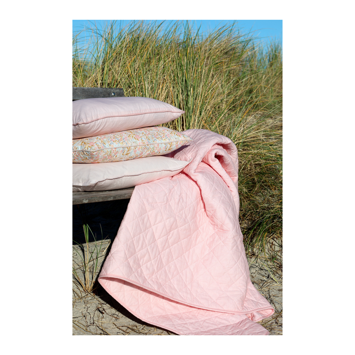 Chic Antique Aix Kissenbezug rosa weiß gestreift am Strand skandinavischer Landhausstil